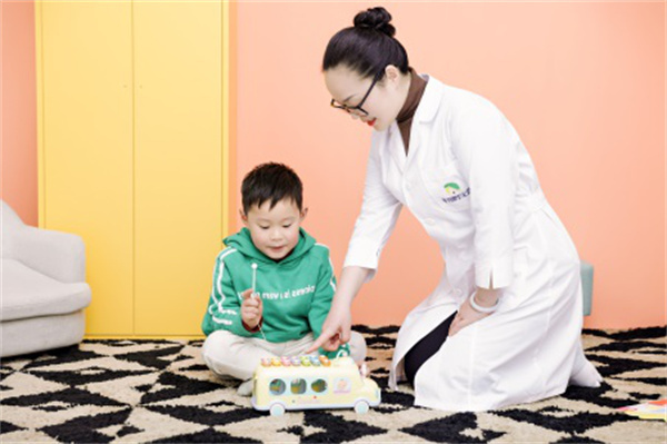 带孩子保姆