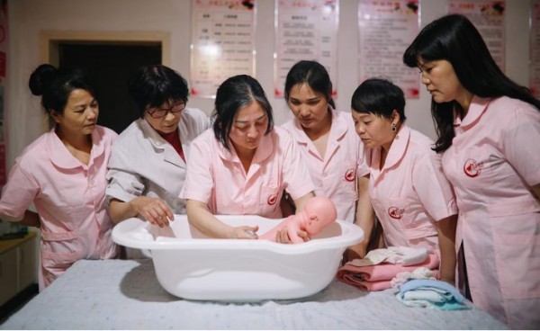 线下门店老板转行做月嫂靠不靠谱？